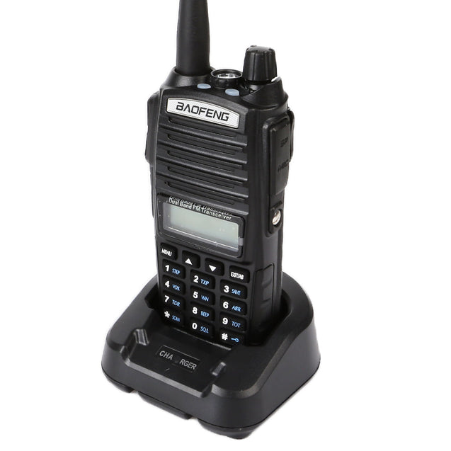 UV-82L with desktop charger